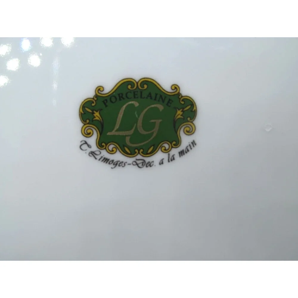 LG Porcelaine T Limoges France Fruit Dec a La Main 12 1/2